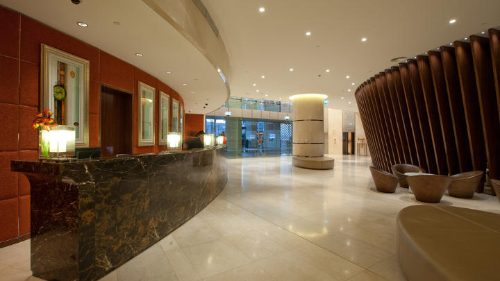 Ο χώρος υποδοχής στα ξενοδοχεία στο Ντουμπάι φωτισμένος από την Philips Lighting