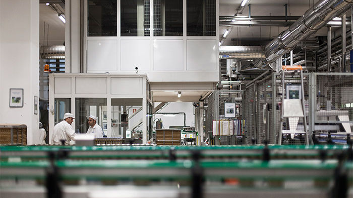 Φωτισμός βιομηχανίας τροφίμων της Philips φωτίζει το εργοστάσιο Hero με φωτισμό LED εξοικονόμησης ενέργειας
