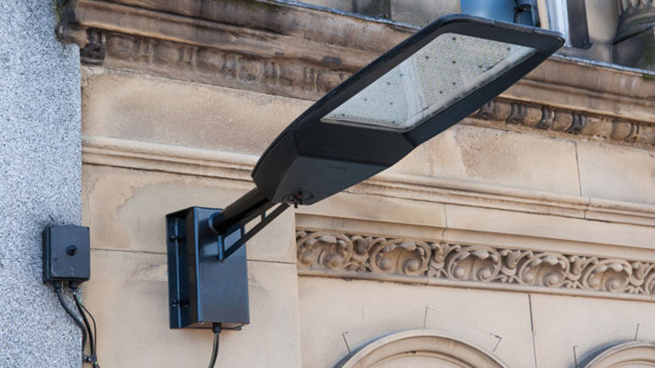Το Speedstar φωτιστικό φωτισμού πόλεων LED της Philips, επιλέχθηκε για το κέντρο πόλης Wigan, διατηρώντας την περιοχή ασφαλή τη νύχτα